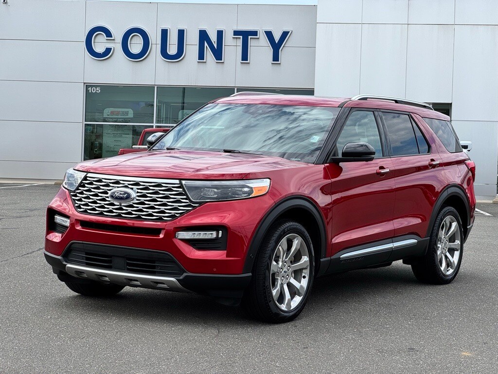 2020 Ford Explorer Platinum photo 2
