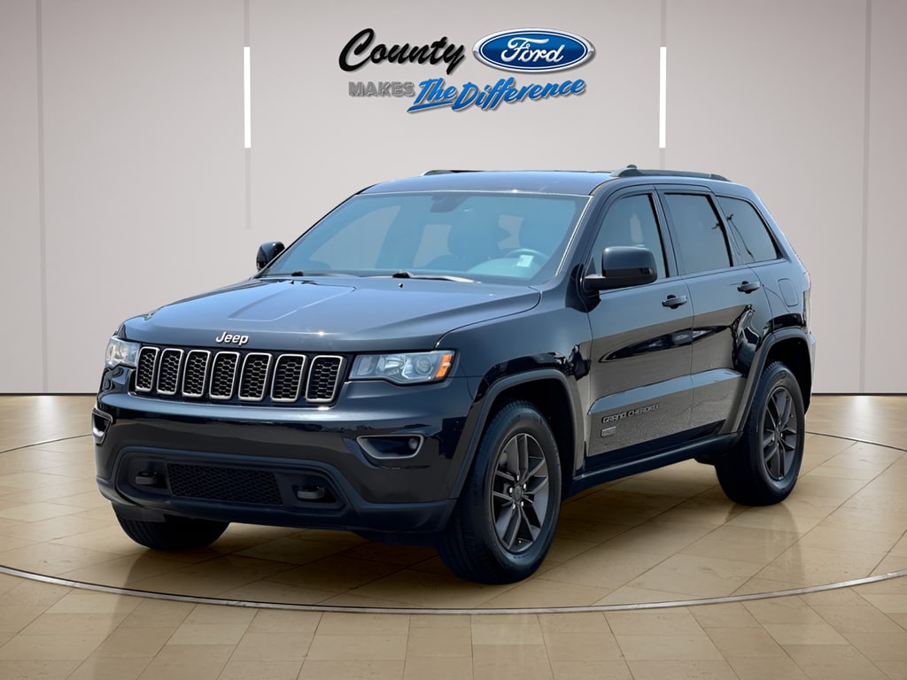 Used 2016 Jeep Grand Cherokee Laredo with VIN 1C4RJEAG5GC369412 for sale in Graham, NC