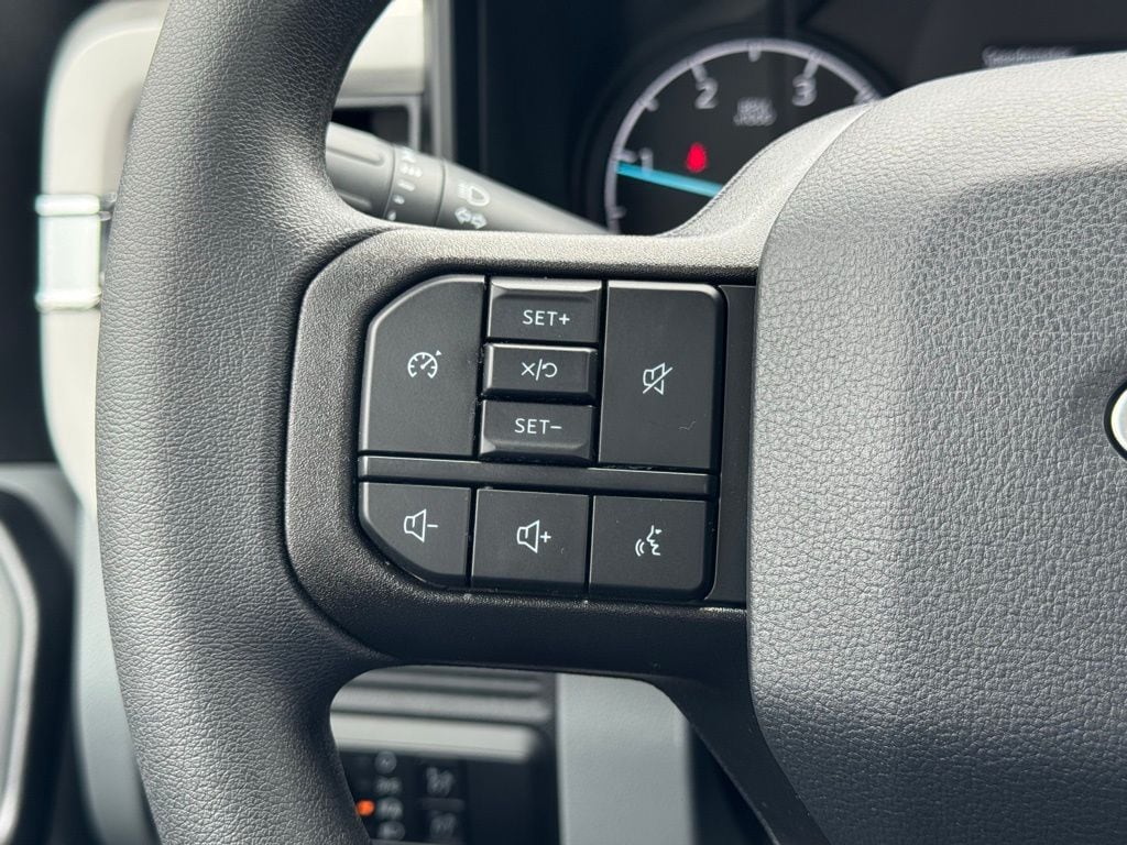2025 Ford F-350 Super Duty XL - Photo 7