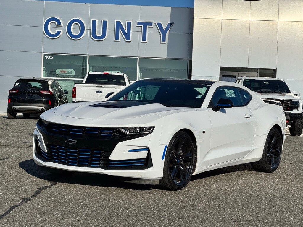 2019 Chevrolet Camaro 1SS photo 2