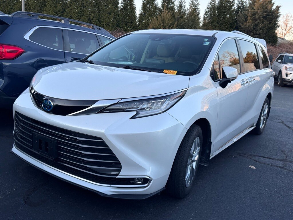 Used 2024 Toyota Sienna Limited Minivan/Van