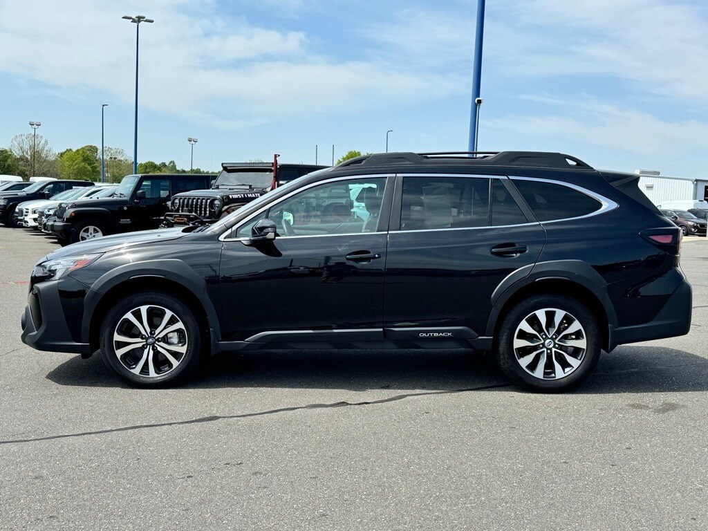 2023 Subaru Outback Limited XT photo 3
