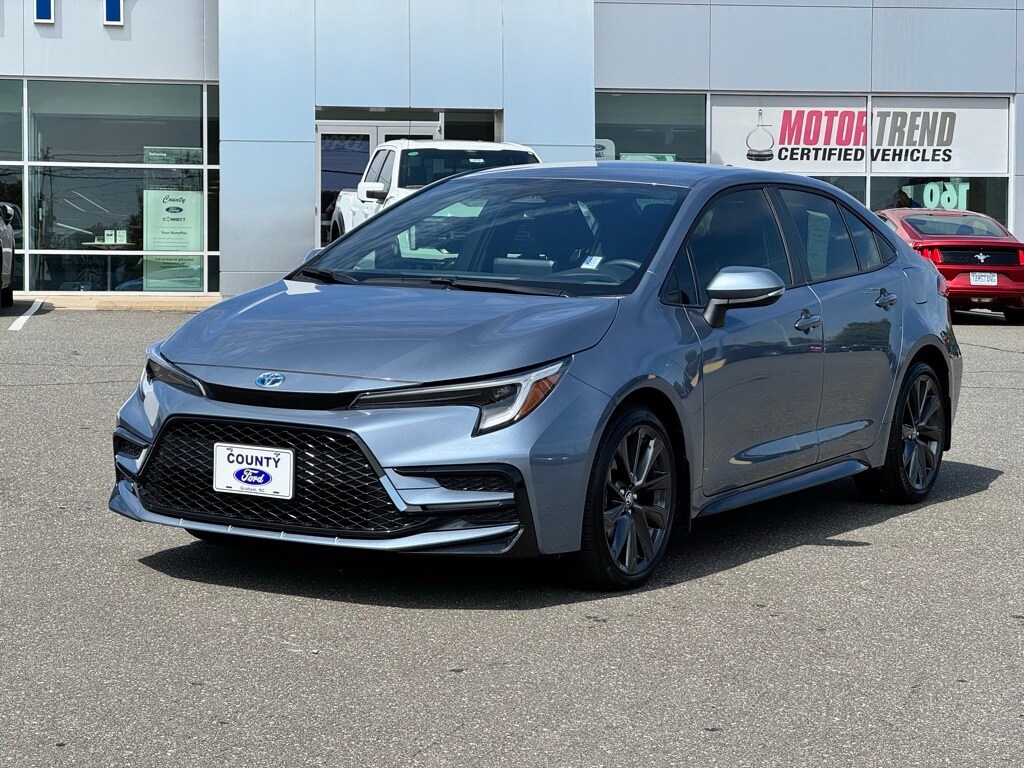 2025 Toyota Corolla Hybrid SE photo 2