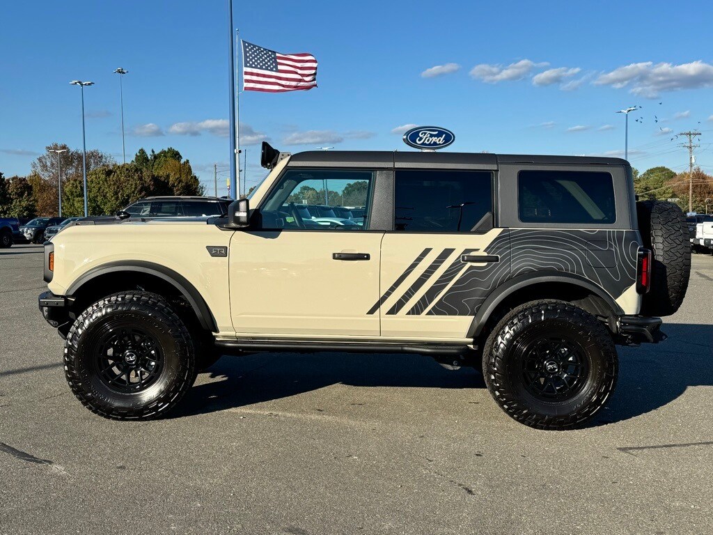 2025 Ford Bronco Badlands photo 3