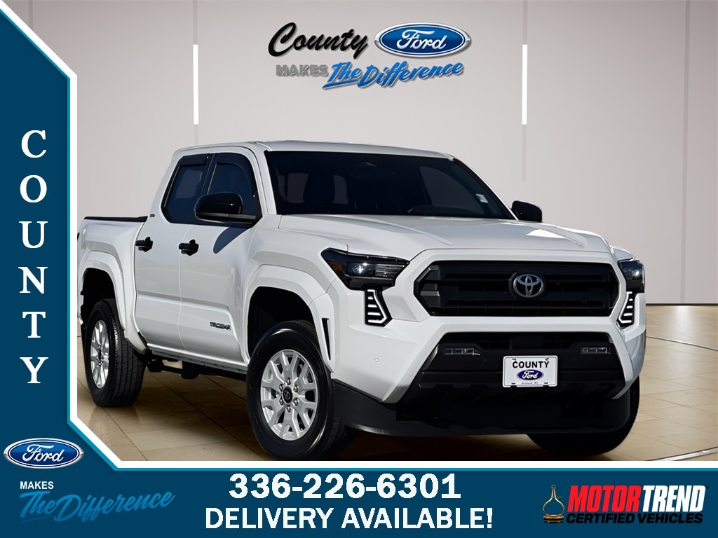 2024 Toyota Tacoma SR5's photo