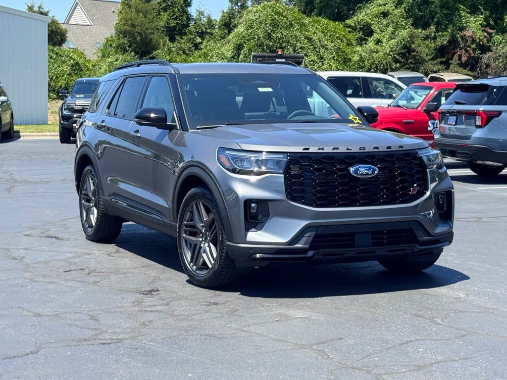 2026 Ford Explorer ST 4WD's photo