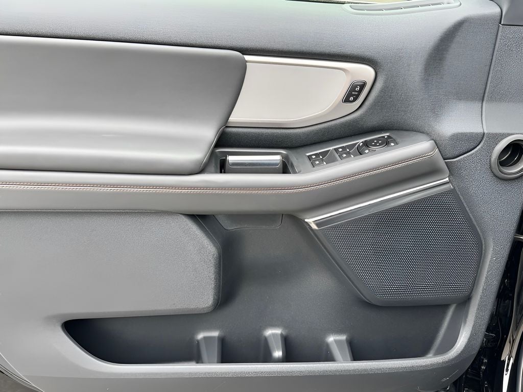 2025 Ford Expedition Active - Photo 26