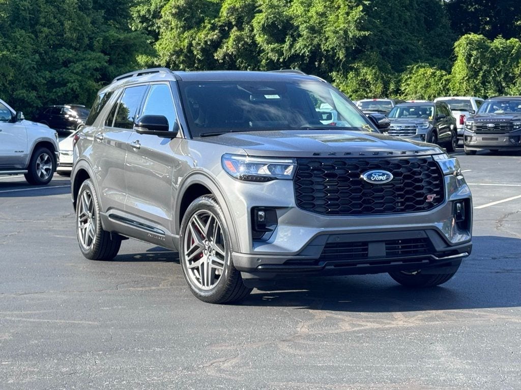 2026 Ford Explorer ST 4WD's photo