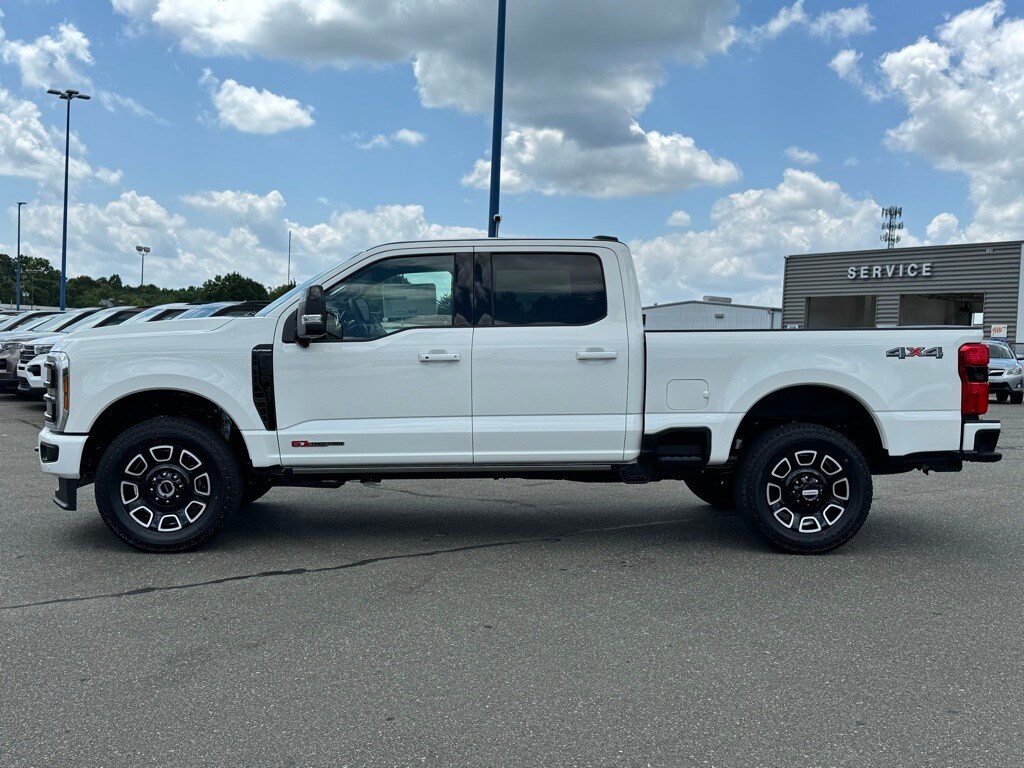 2025 Ford F-250 photo 3