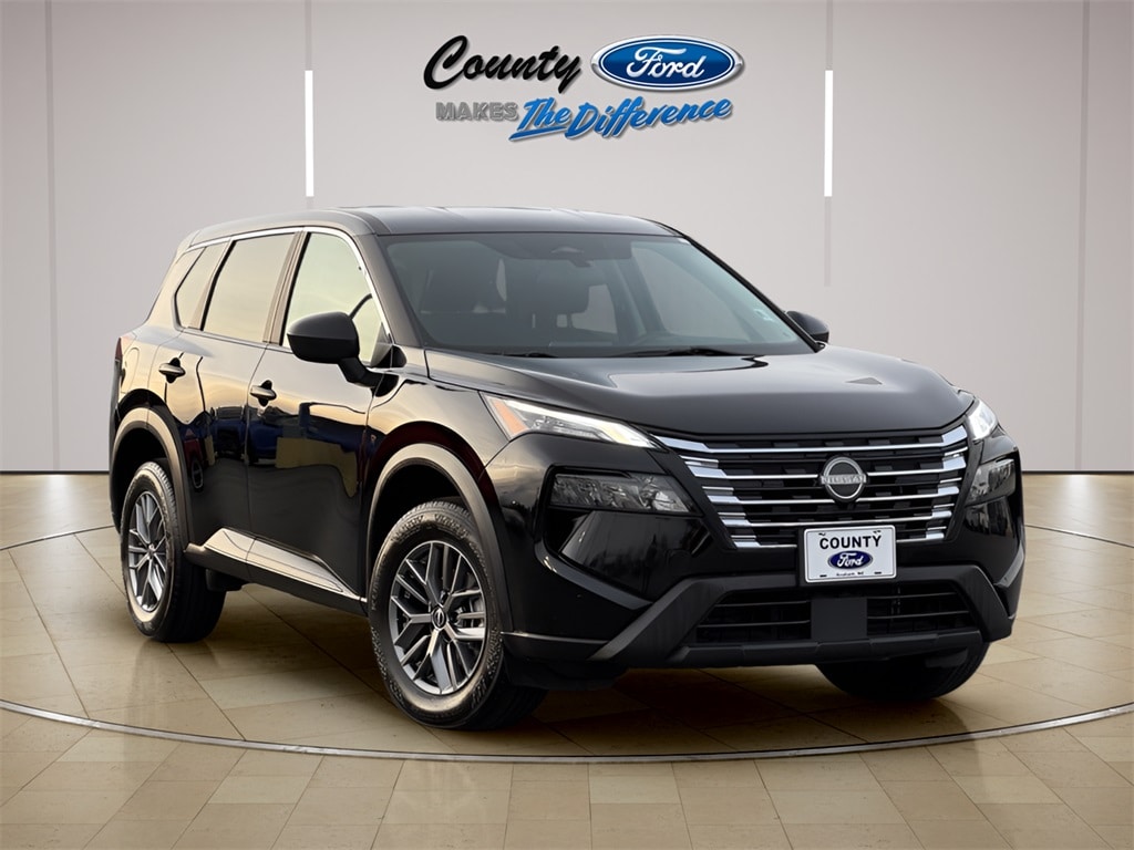 2024 Nissan Rogue S's photo