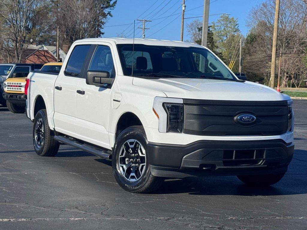 2023 Ford F-150 Lightning Truck 
