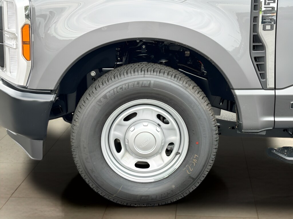 2025 Ford F-250 Super Duty XL - Photo 32