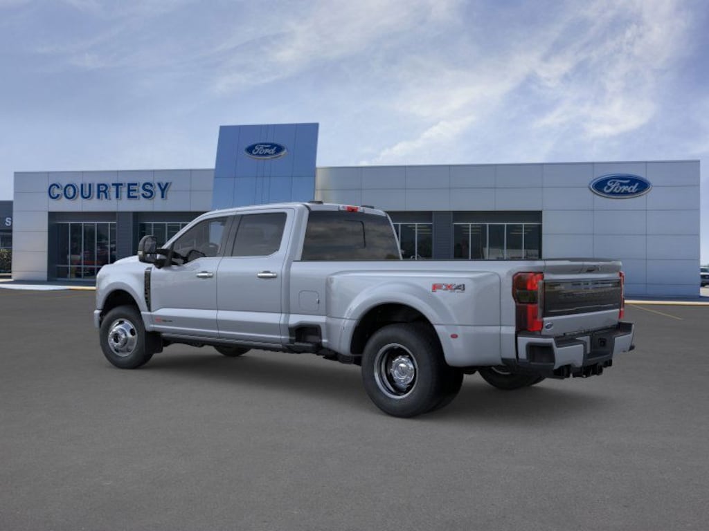 New 2026 Ford F-350 Platinum Truck Crew Cab