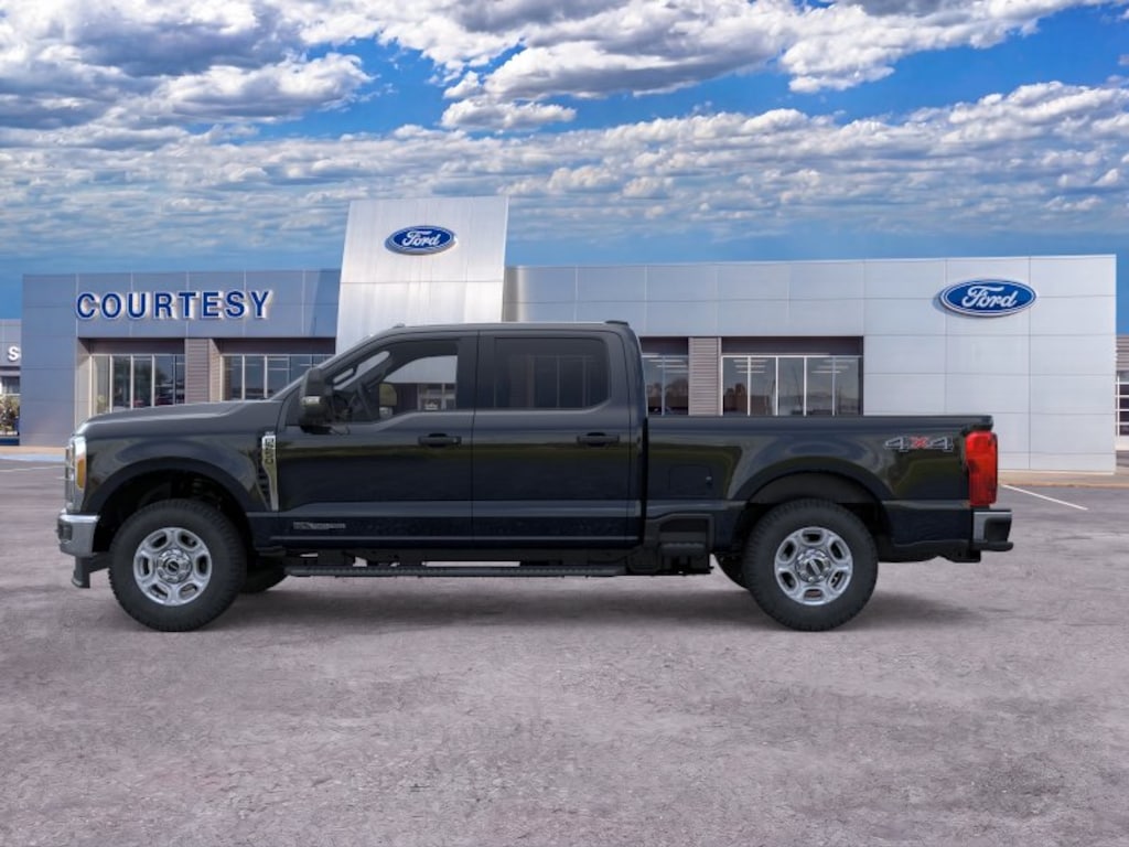 New 2026 Ford F-250 XLT Truck Crew Cab