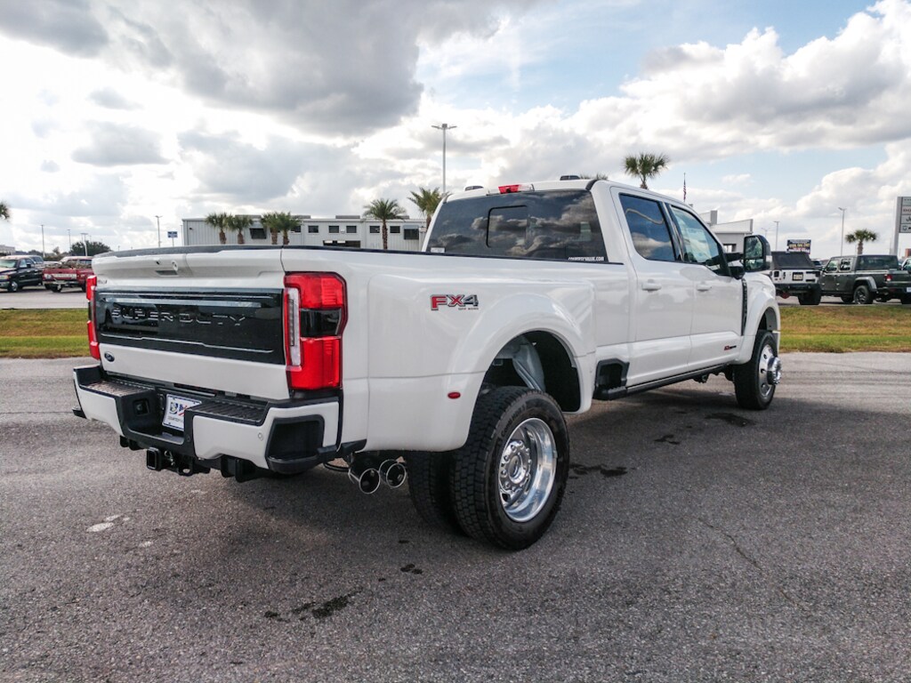 New 2026 Ford F-450 Platinum Truck Crew Cab