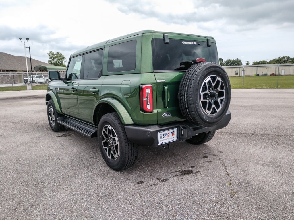 New 2025 Ford Bronco Outer Banks SUV