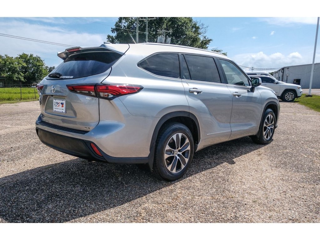 Used 2023 Toyota Highlander XLE SUV