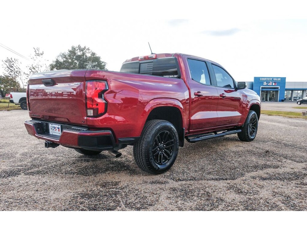 Used 2024 Chevrolet Colorado 2WD LT Truck Crew Cab