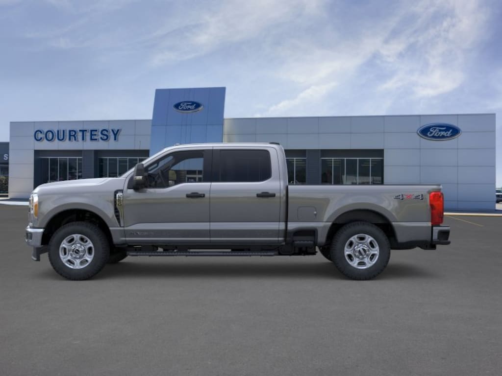 New 2026 Ford F-250 XLT Truck Crew Cab