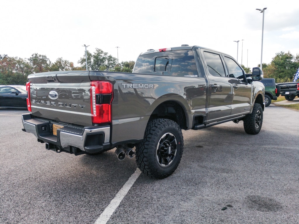 New 2026 Ford F-250 Lariat Truck Crew Cab