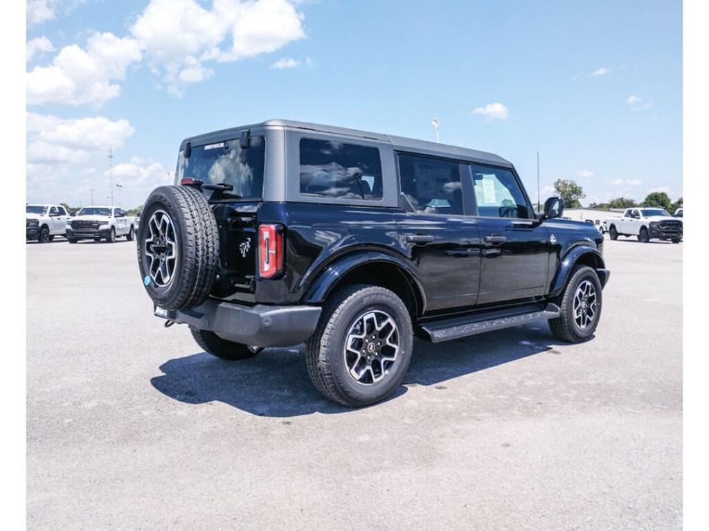 New 2026 Ford Bronco Outer Banks SUV