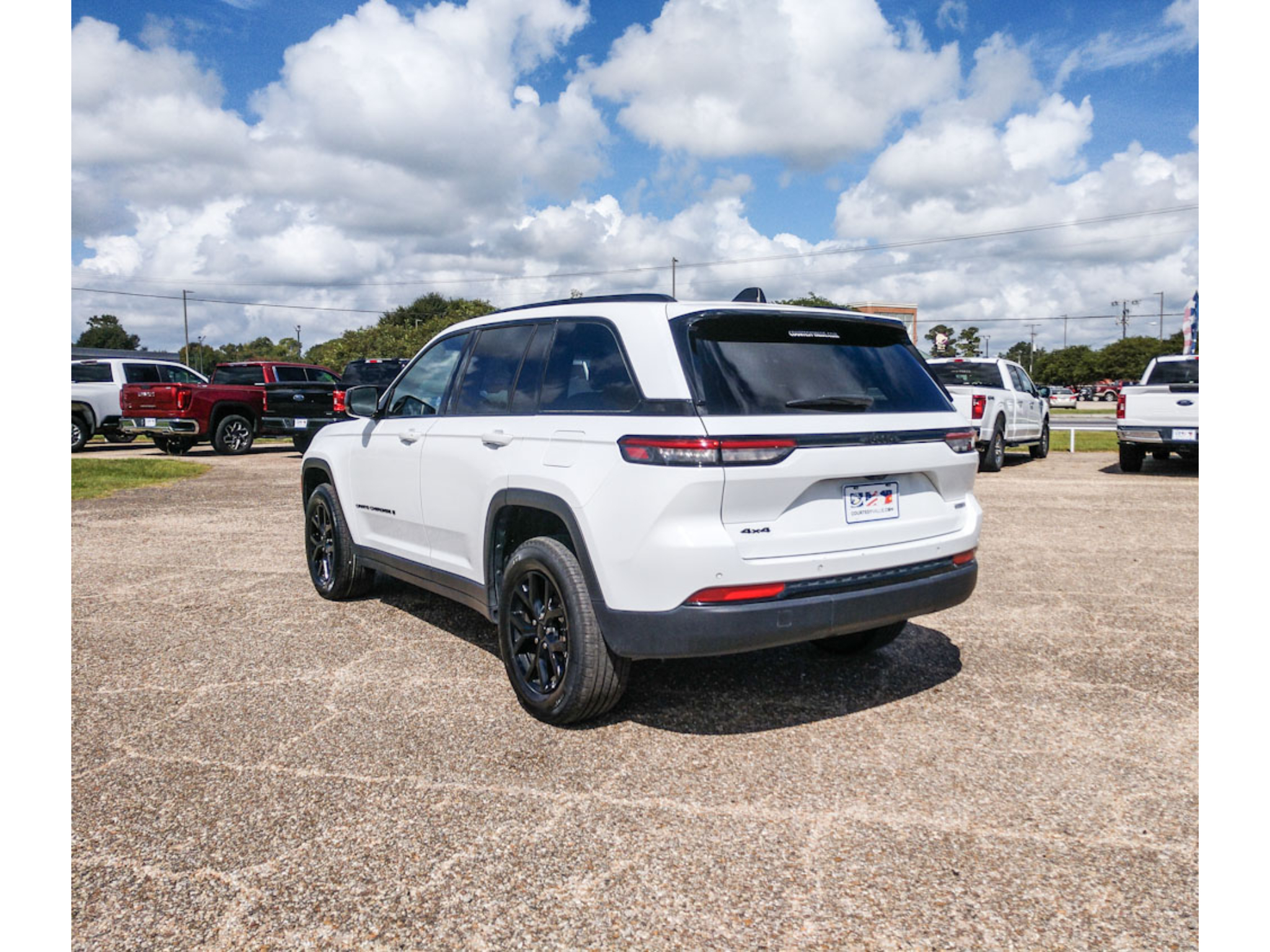 Used 2025 Jeep Grand Cherokee Altitude SUV