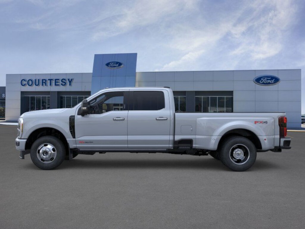 New 2026 Ford F-350 Platinum Truck Crew Cab