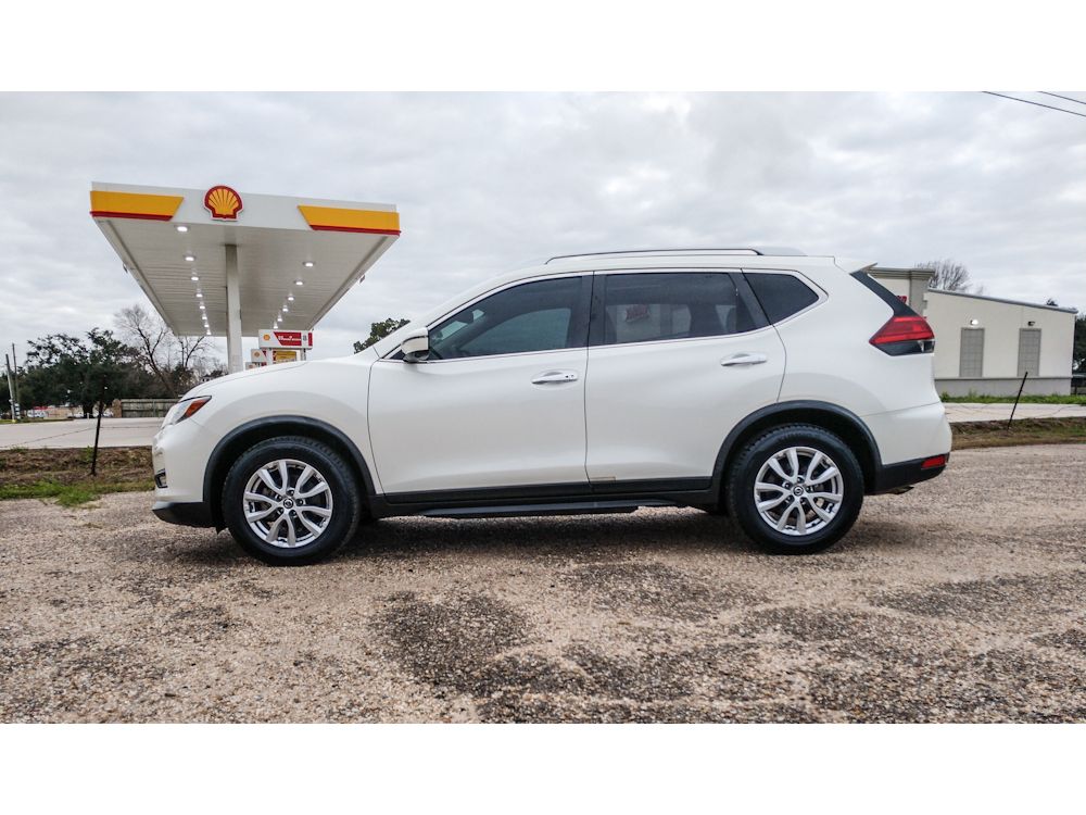 Used 2017 Nissan Rogue SV with VIN JN8AT2MT2HW384985 for sale in Breaux Bridge, LA