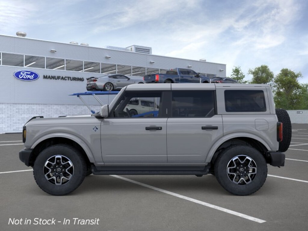 New 2026 Ford Bronco Outer Banks SUV