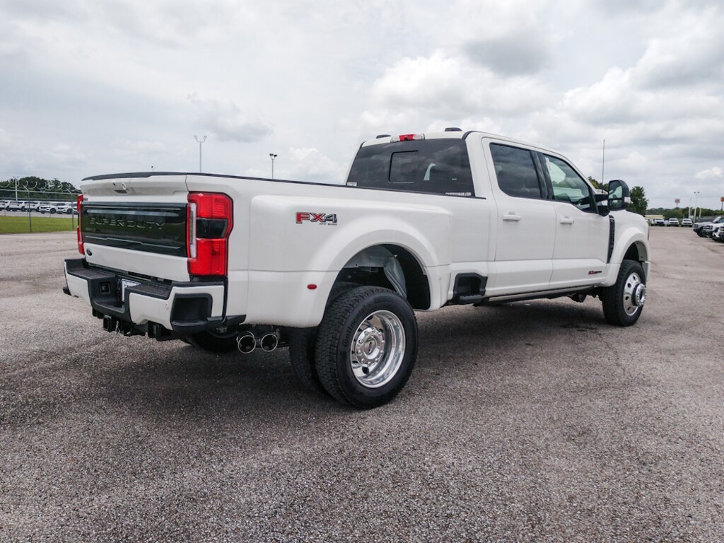 New 2026 Ford F-450 Platinum Truck Crew Cab
