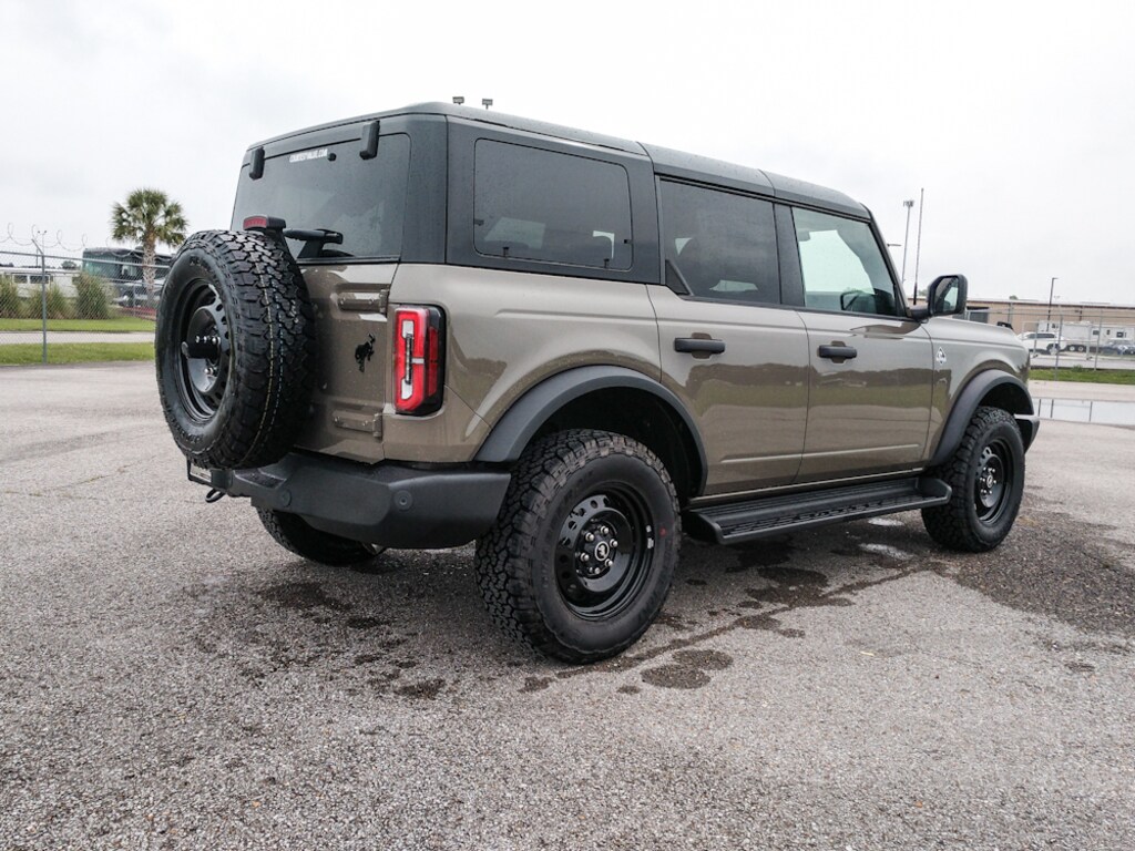 New 2026 Ford Bronco Outer Banks SUV