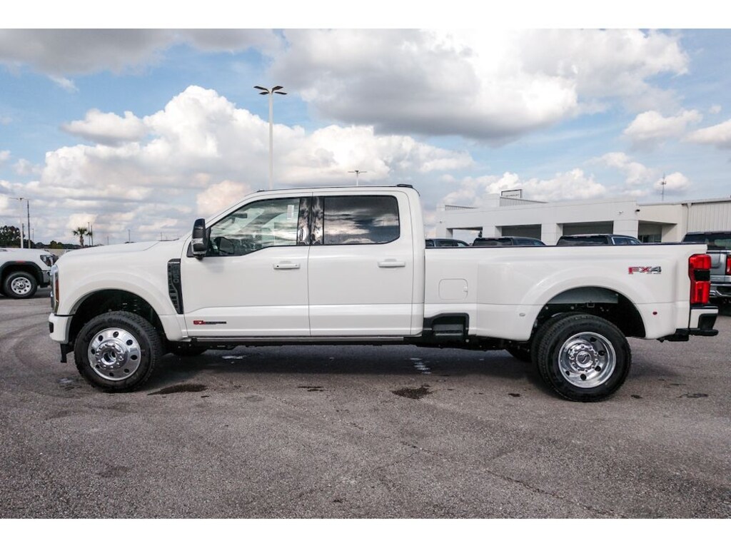 New 2026 Ford F-450 Platinum Truck Crew Cab
