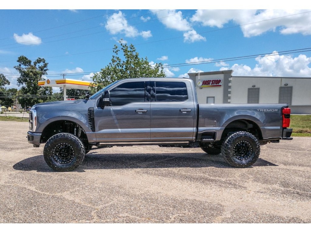 Used 2025 Ford F-250 Lariat Truck Crew Cab