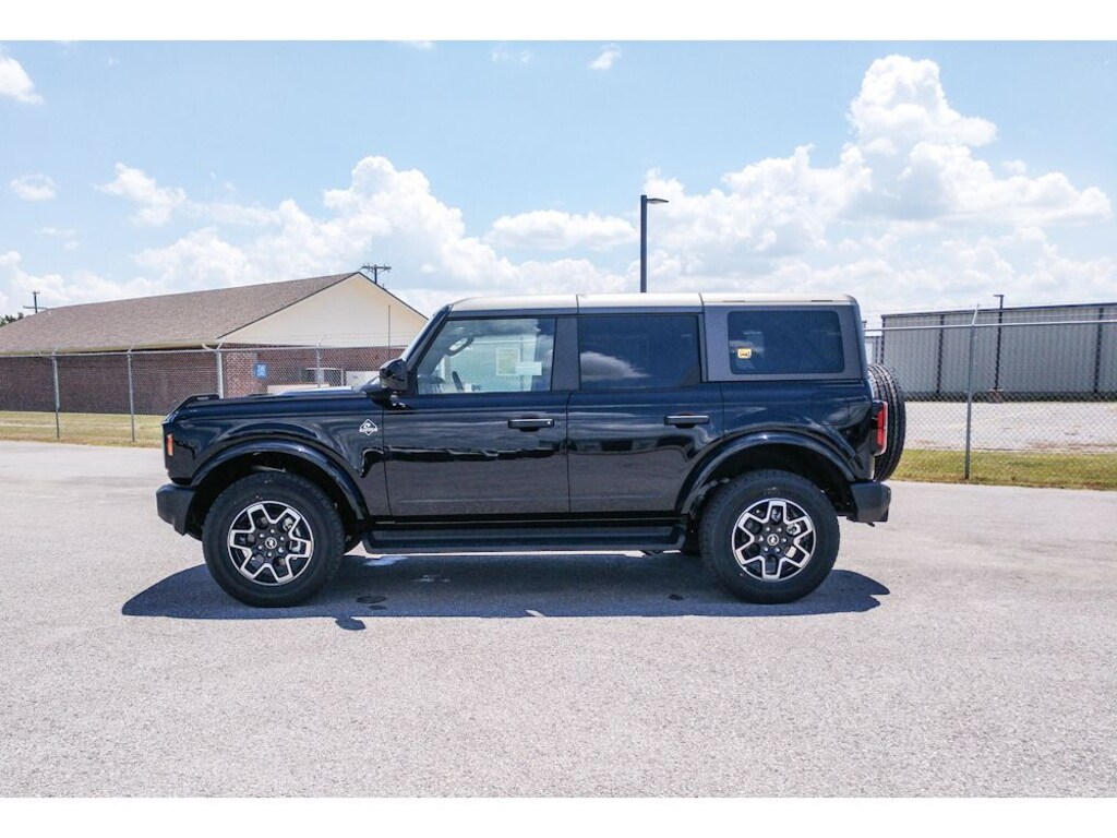 New 2026 Ford Bronco Outer Banks SUV