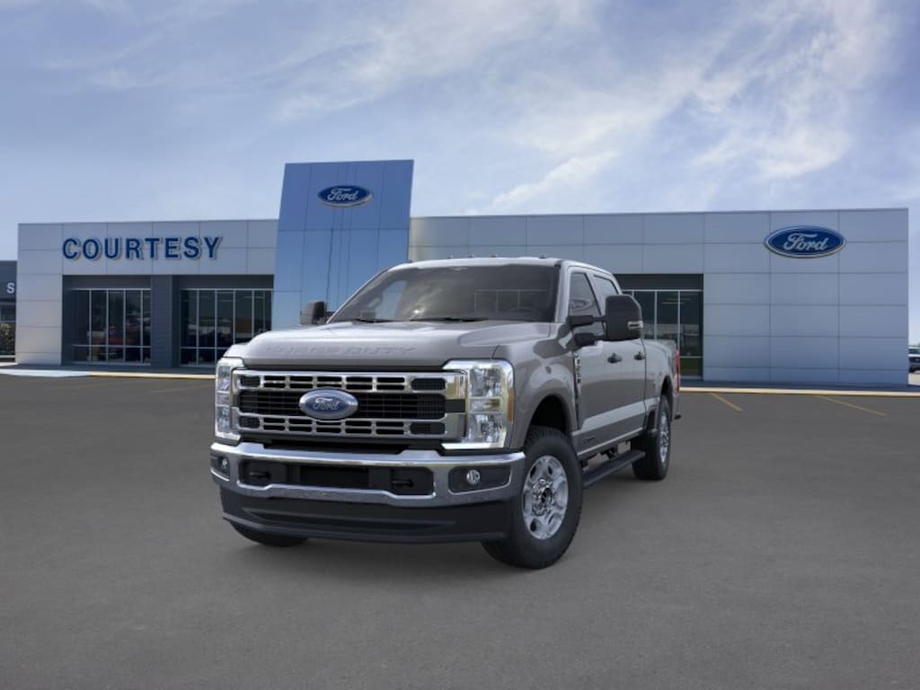 New 2026 Ford F-250 XLT Truck Crew Cab