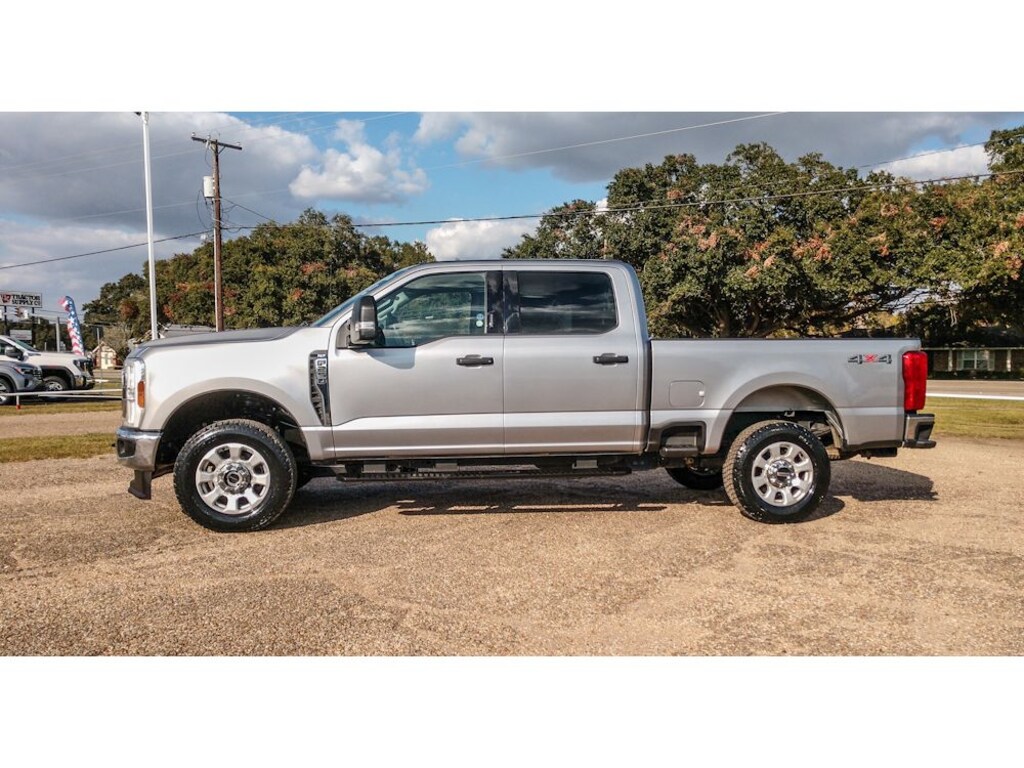 Used 2024 Ford F-250 XLT Truck Crew Cab