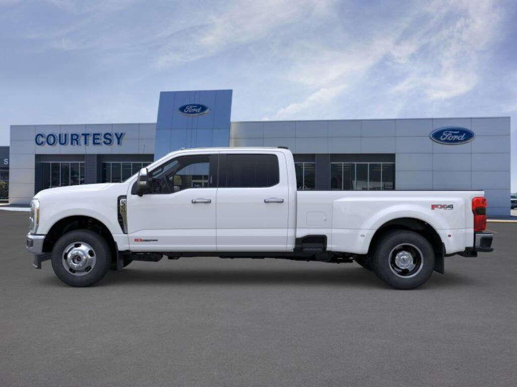 New 2026 Ford F-350 Lariat Truck Crew Cab