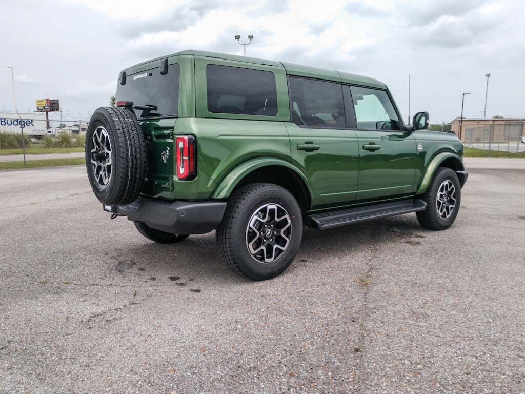New 2025 Ford Bronco Outer Banks SUV