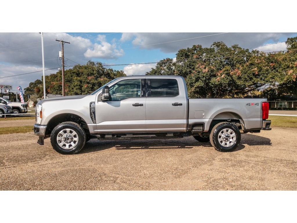 Used 2024 Ford F-250 XLT Crew Cab