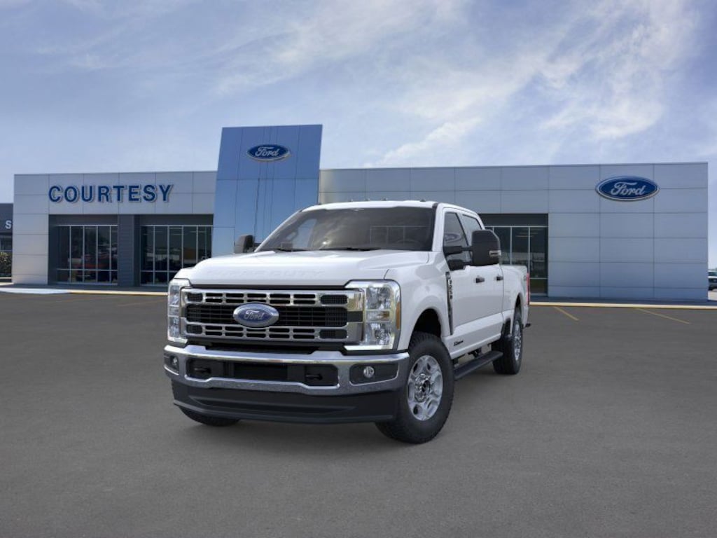 New 2026 Ford F-250 XLT Truck Crew Cab