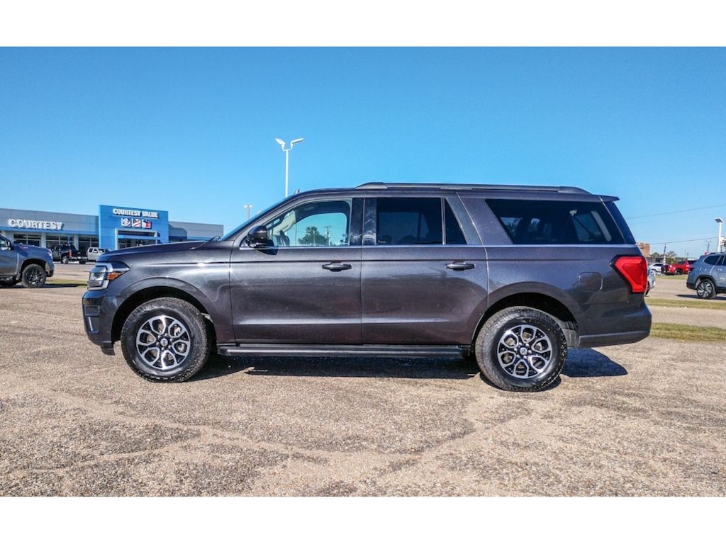 Used 2024 Ford Expedition MAX XLT SUV
