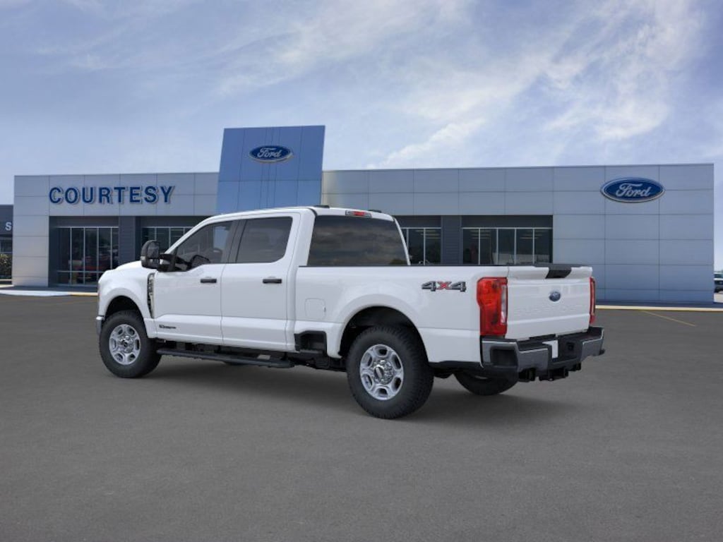 New 2026 Ford F-250 XLT Truck Crew Cab