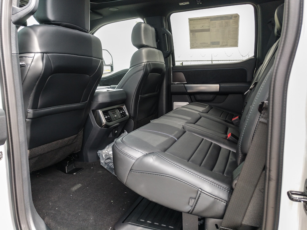 2026 Ford F-350 Super Duty Platinum - Photo 12