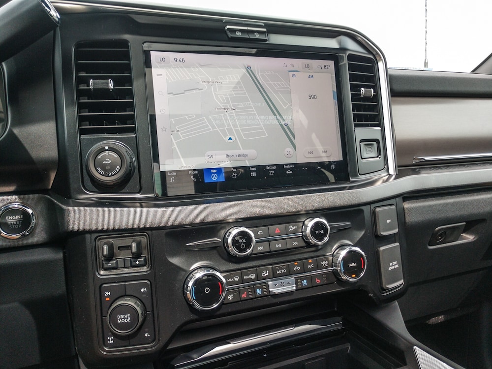 2026 Ford F-350 Super Duty Platinum - Photo 16