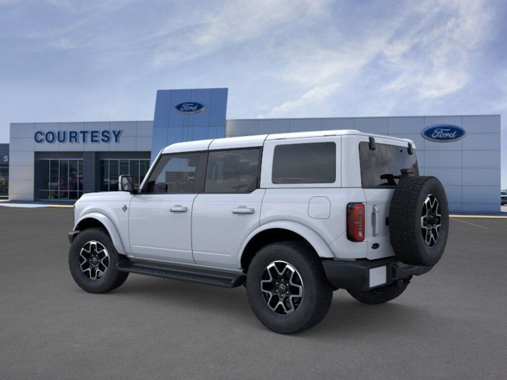 New 2025 Ford Bronco Outer Banks SUV
