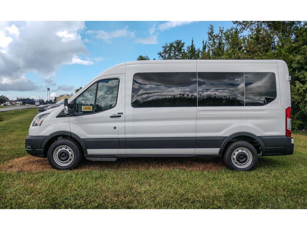 New 2024 Ford Transit Wagon XL Wagon Medium Roof Van