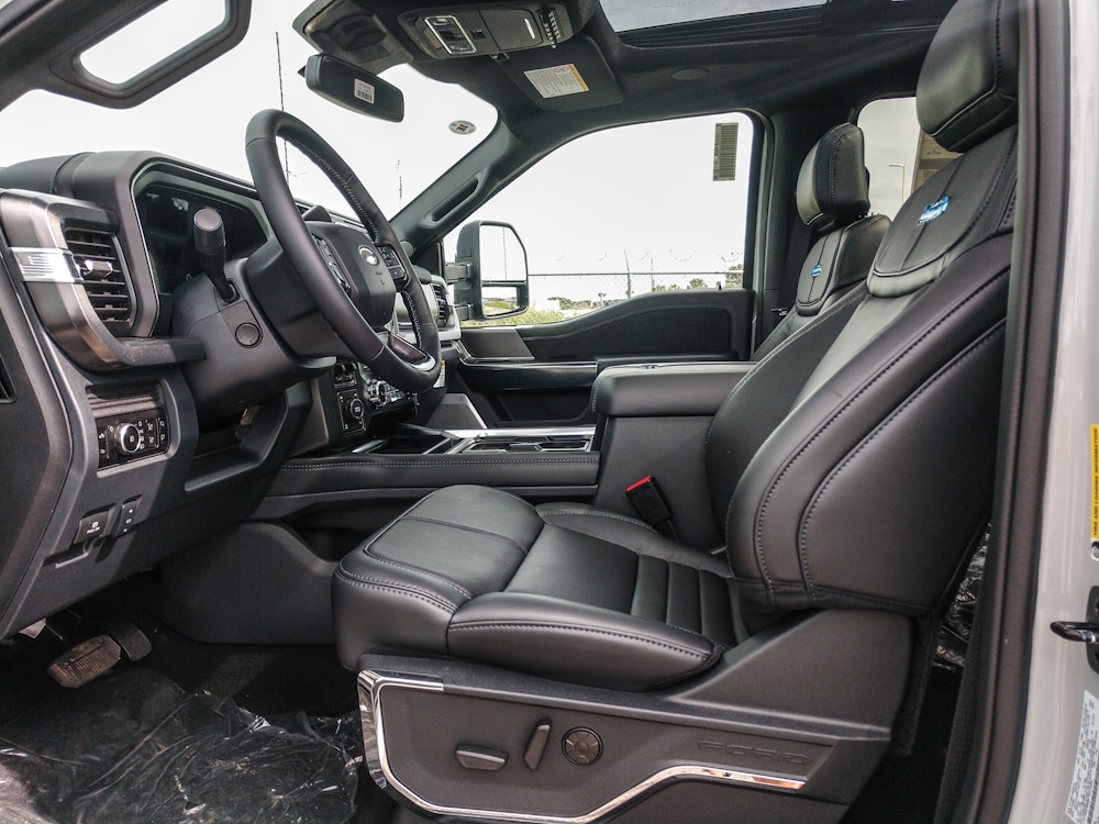 2026 Ford F-350 Super Duty Platinum - Photo 10