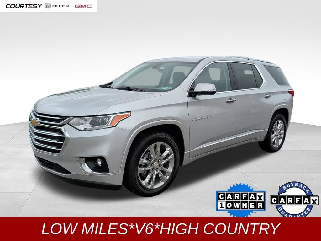 Silver ICE Metallic 2020 Chevrolet Traverse SUV / Crossover Front-Wheel Drive Automatic