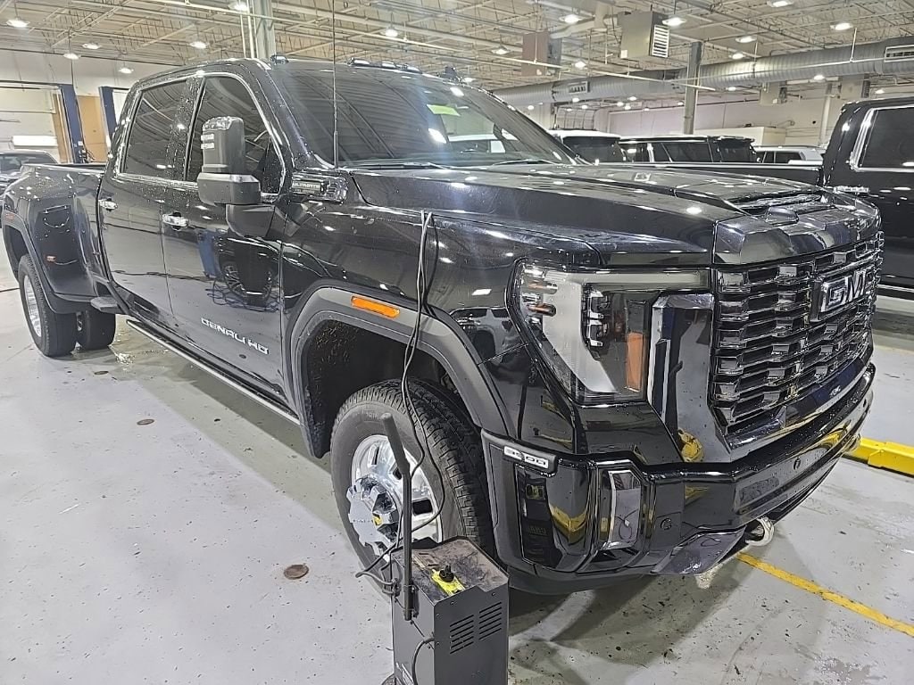 2024 GMC Sierra 4WD Crew Cab LB DRW Denali Ultimate's photo