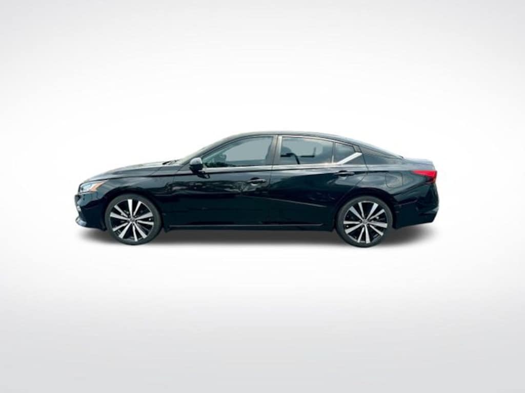 Used 2021 Nissan Altima 2.5 SR Sedan